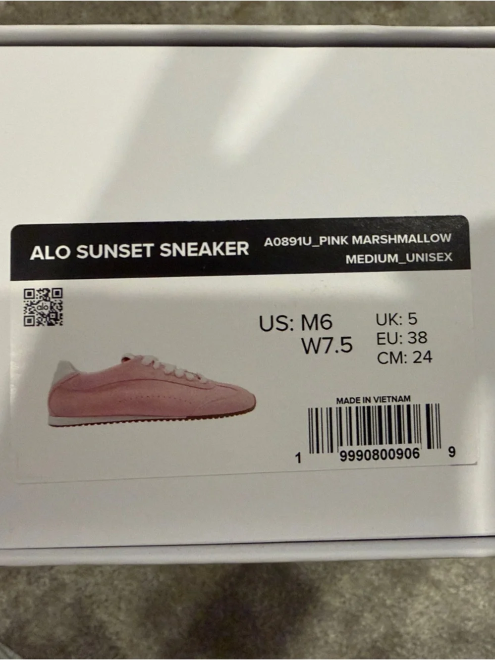 Brand New in Box: ALO Yoga Women's Pink Marshmallow Suede Low-Top Sneakers | 7.5
